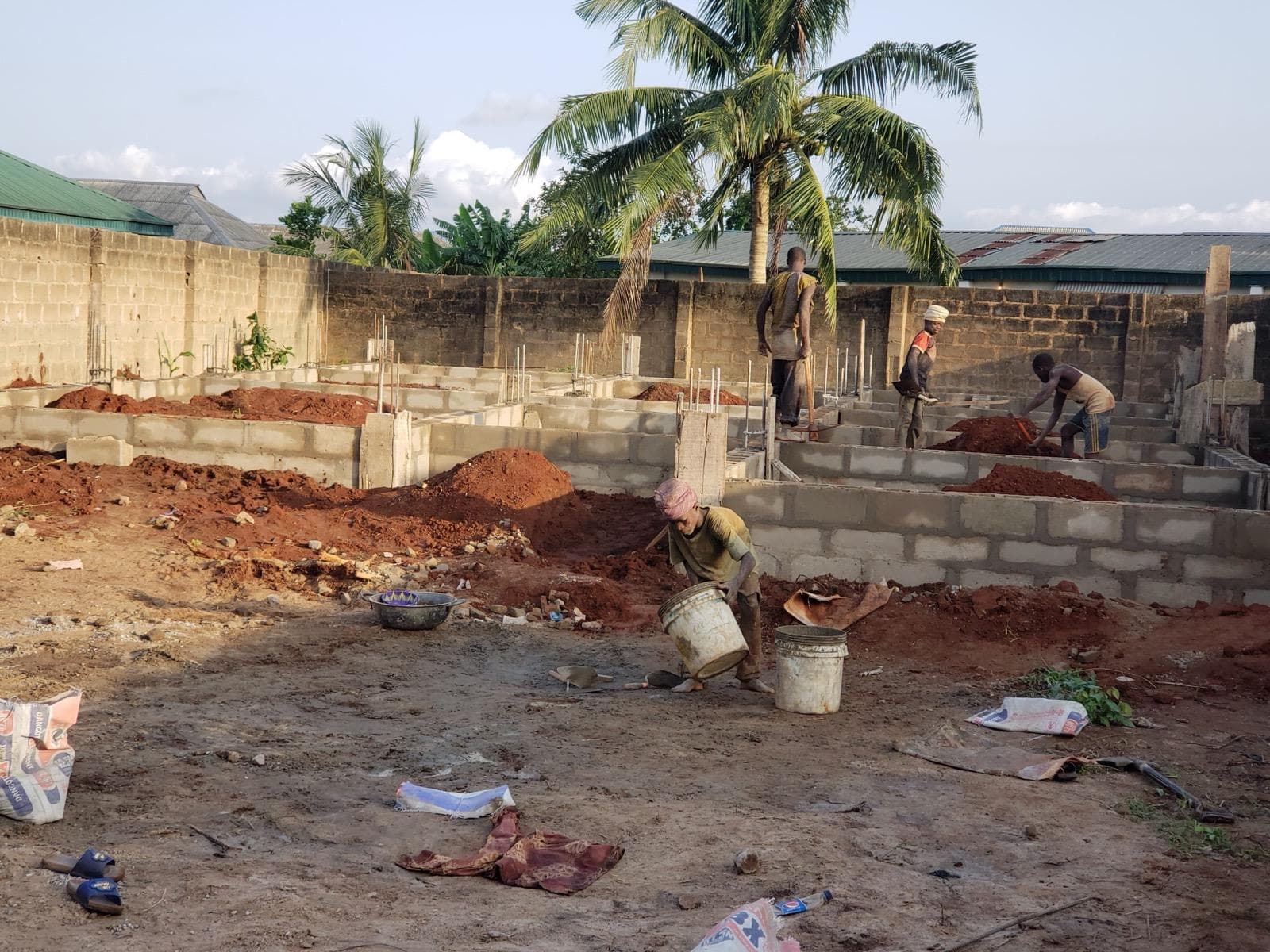 Casting of short columns — photo 3